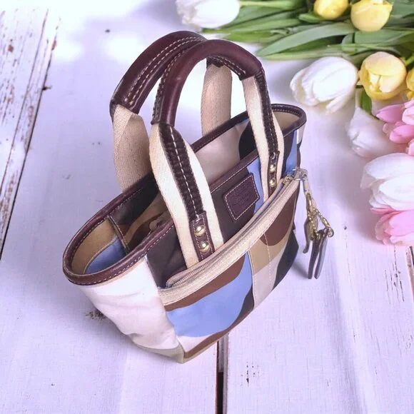 Vintage COACH Hamptons Bag in Scarf Print and matching Wristlet Set - Picture 3 of 15